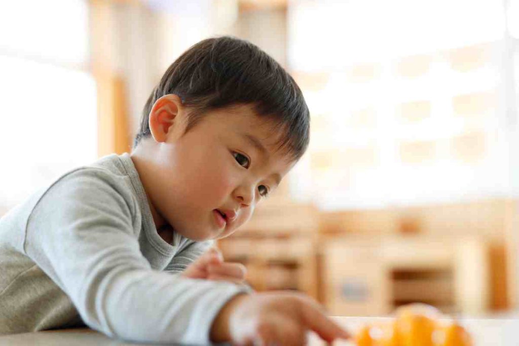 encourager votre bébé face aux difficultés avec les formes