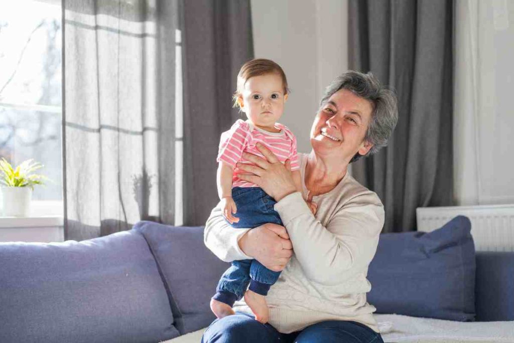 bébé est prêt à dormir chez mamie