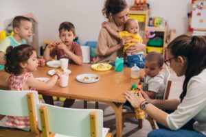 img de la liste de naissance a la creche trouver le bon equipement bebe